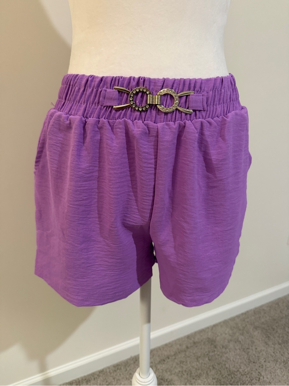 Preloved High-Waist Purple Women’s Elastic Waist Shorts with Decorative Buckle
